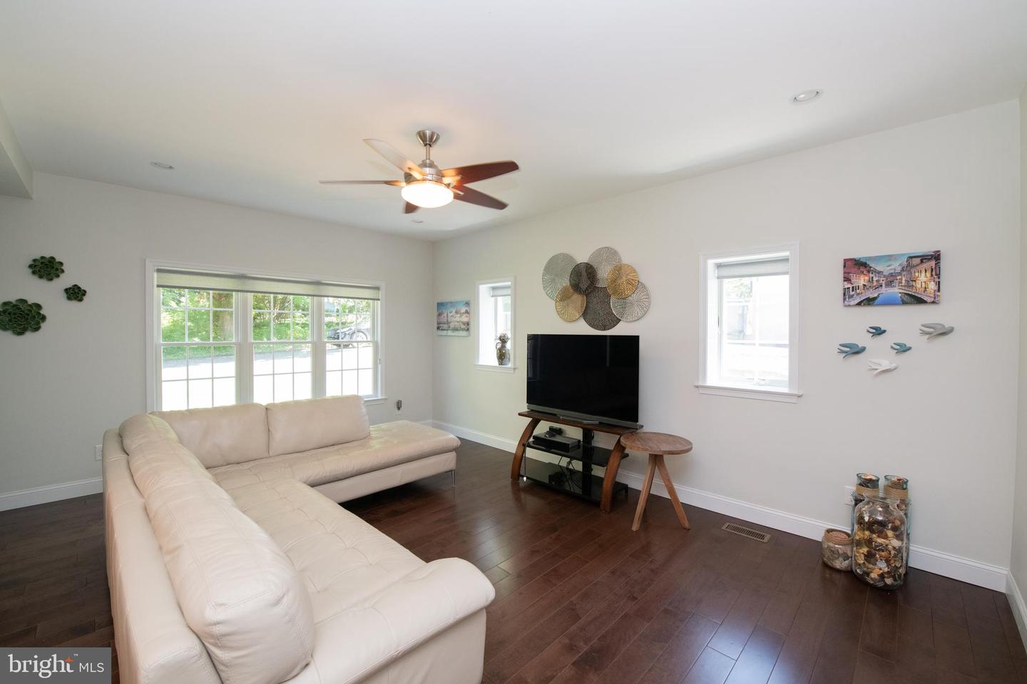 2232 WISTERIA AVENUE