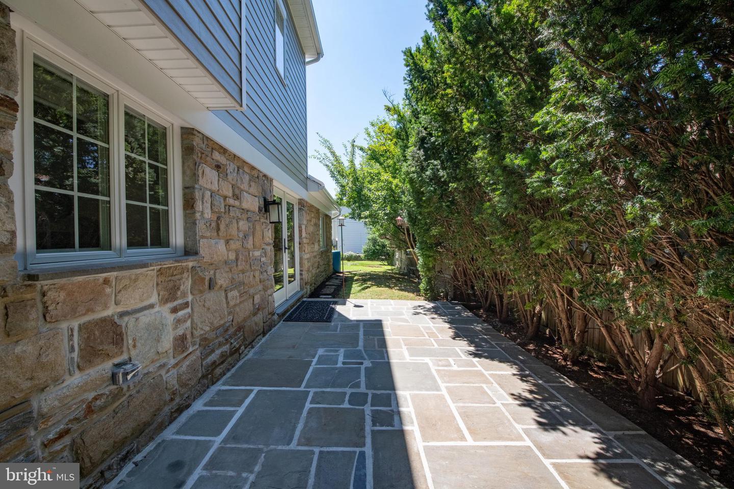 2232 WISTERIA AVENUE