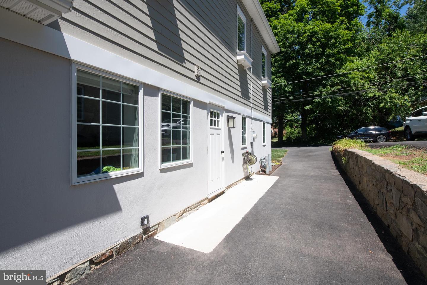 2232 WISTERIA AVENUE