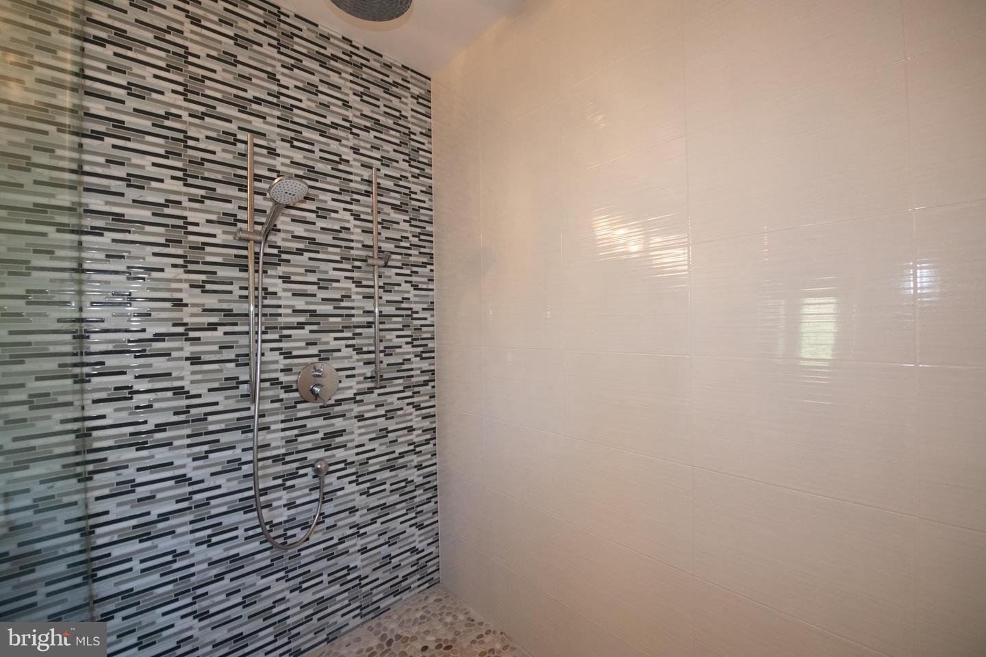 2232 WISTERIA AVENUE