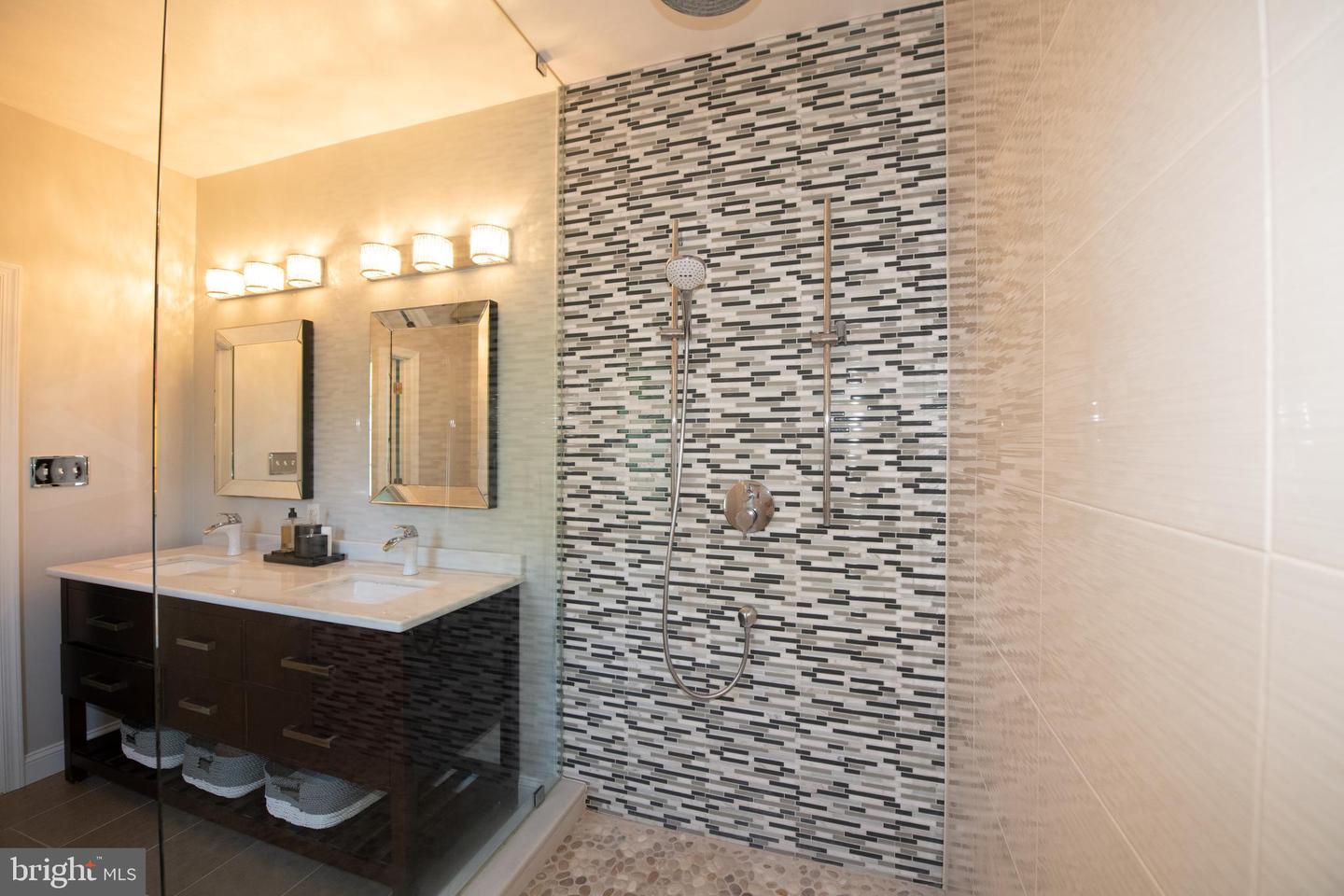 2232 WISTERIA AVENUE