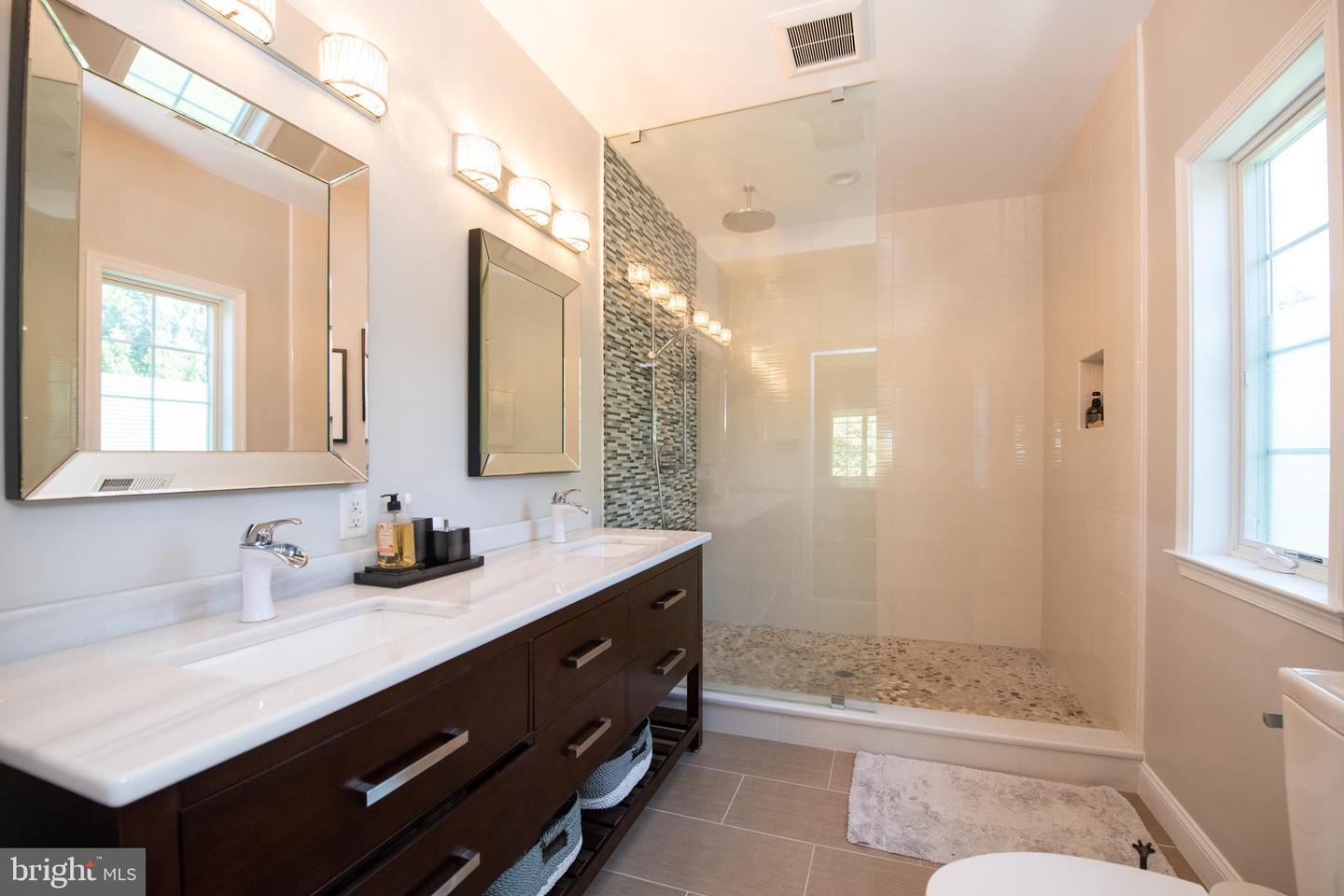 2232 WISTERIA AVENUE