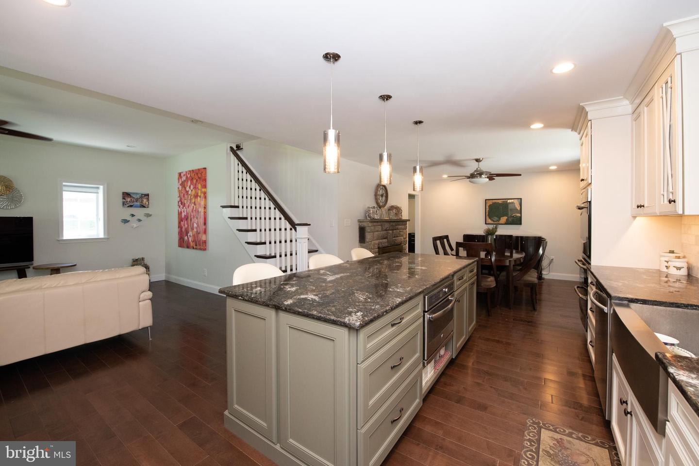 2232 WISTERIA AVENUE