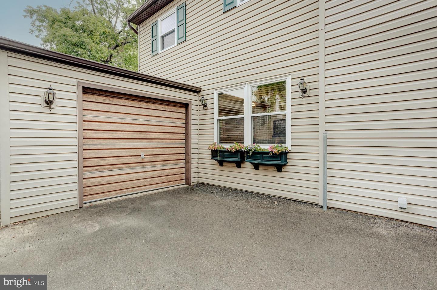 1718 RIDGEWAY AVENUE