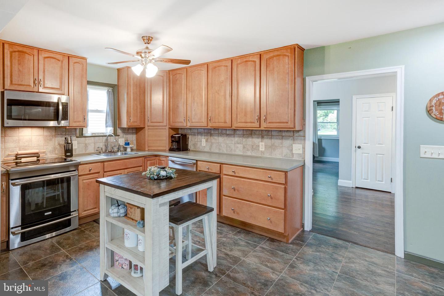 1718 RIDGEWAY AVENUE