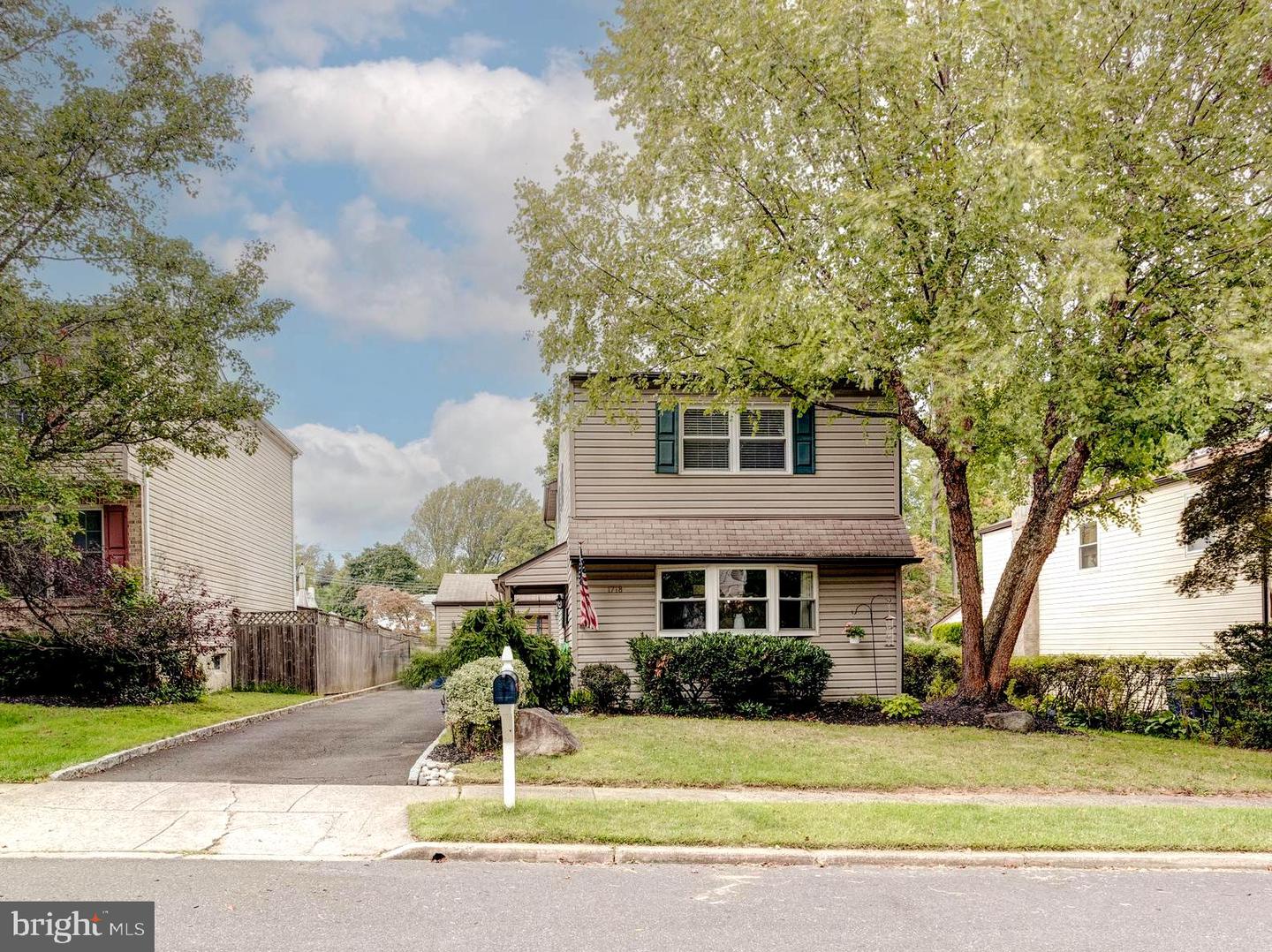 1718 RIDGEWAY AVENUE