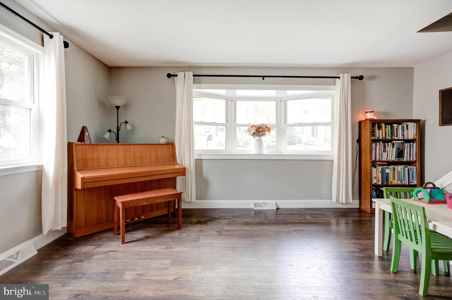 1718 RIDGEWAY AVENUE