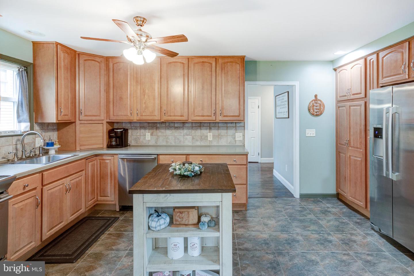 1718 RIDGEWAY AVENUE