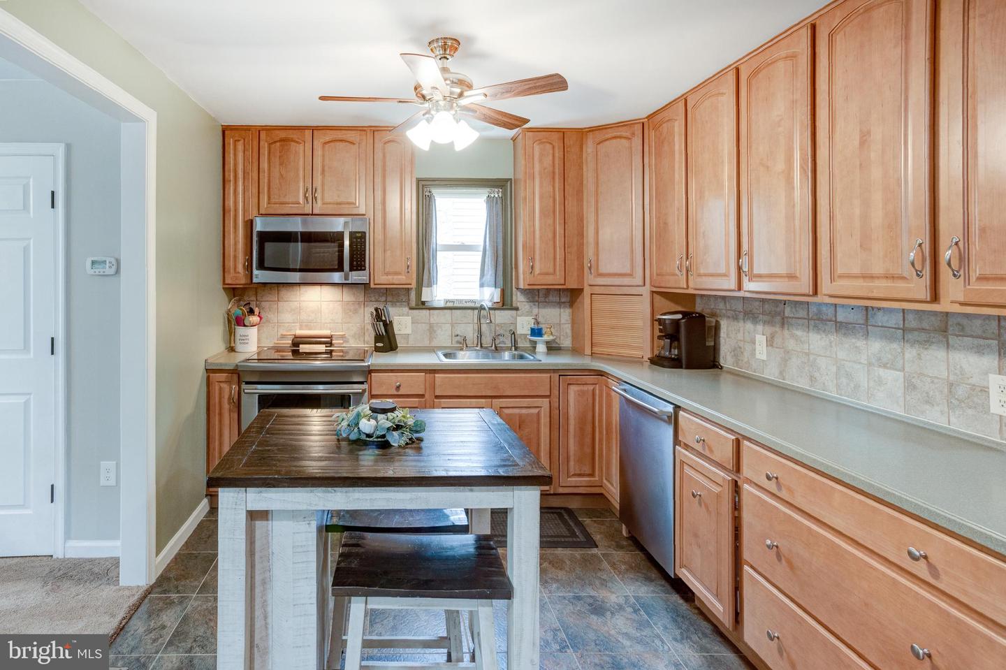 1718 RIDGEWAY AVENUE