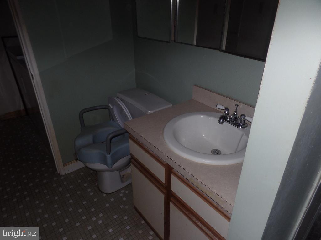 302 STONY WAY Unit: 302