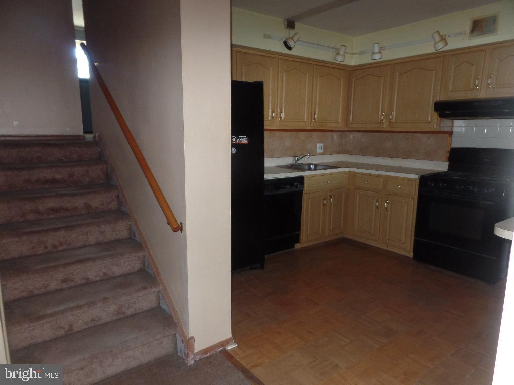 302 STONY WAY Unit: 302