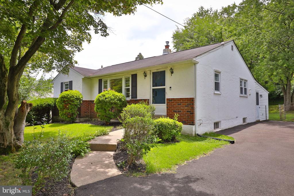 407 W Moreland Ave