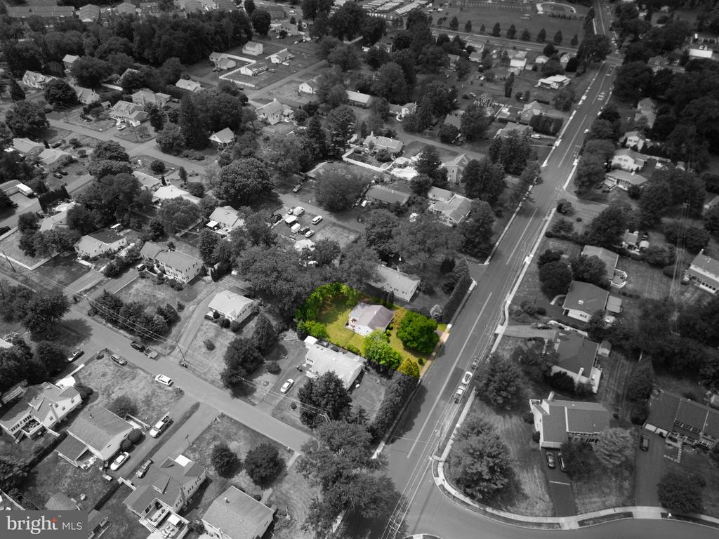407 W Moreland Ave