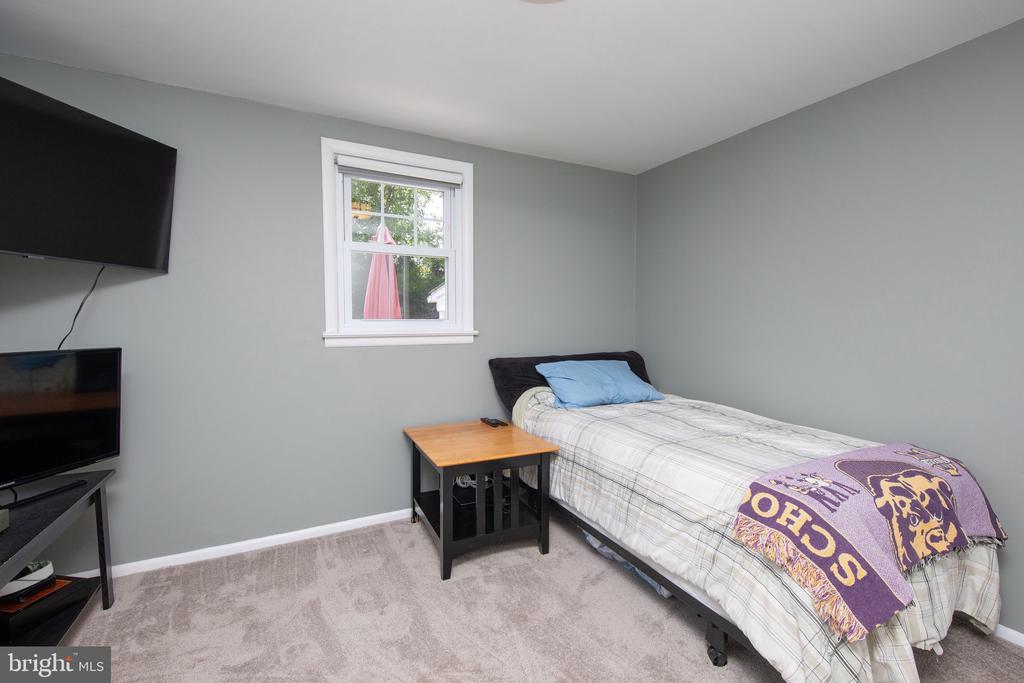 407 W Moreland Ave
