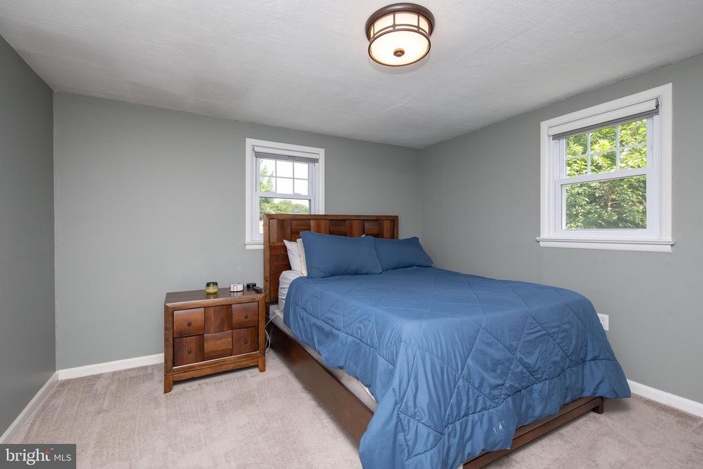 407 W Moreland Ave
