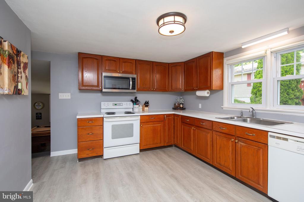 407 W Moreland Ave