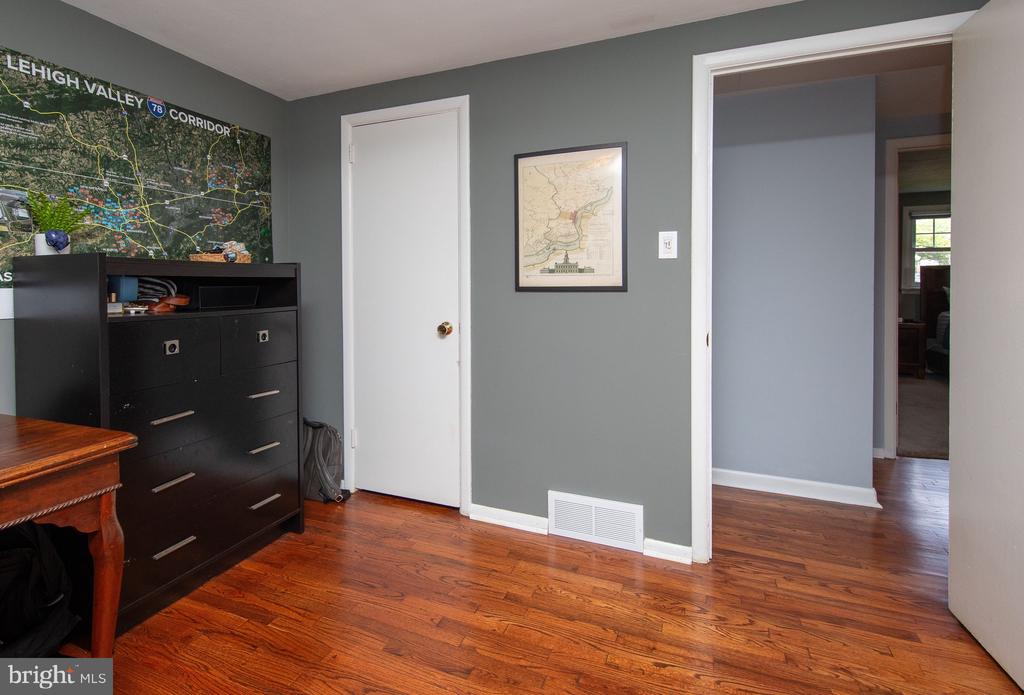 407 W Moreland Ave
