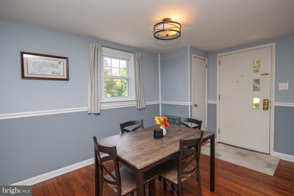 407 W Moreland Ave