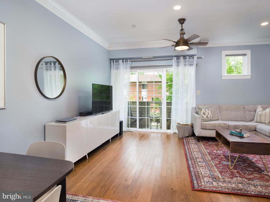 232 W Spring Ave