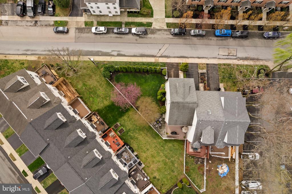 820 Spring Mill Ave