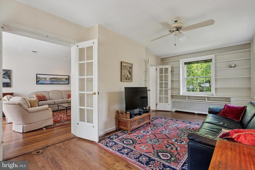 252 HATHAWAY LANE