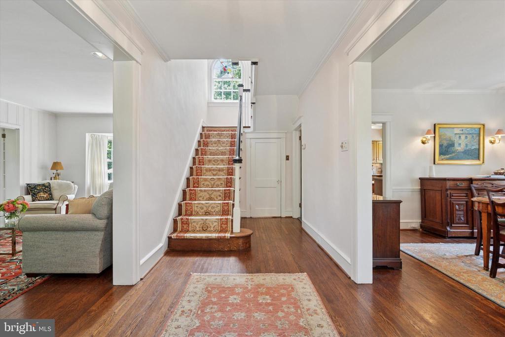 252 HATHAWAY LANE