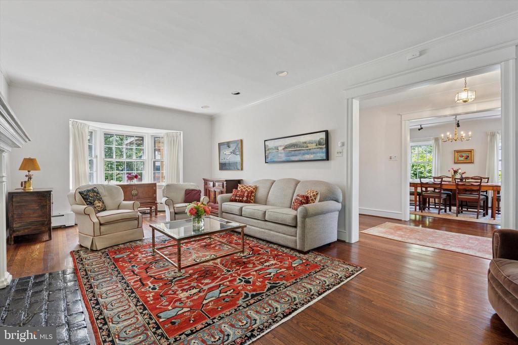 252 HATHAWAY LANE