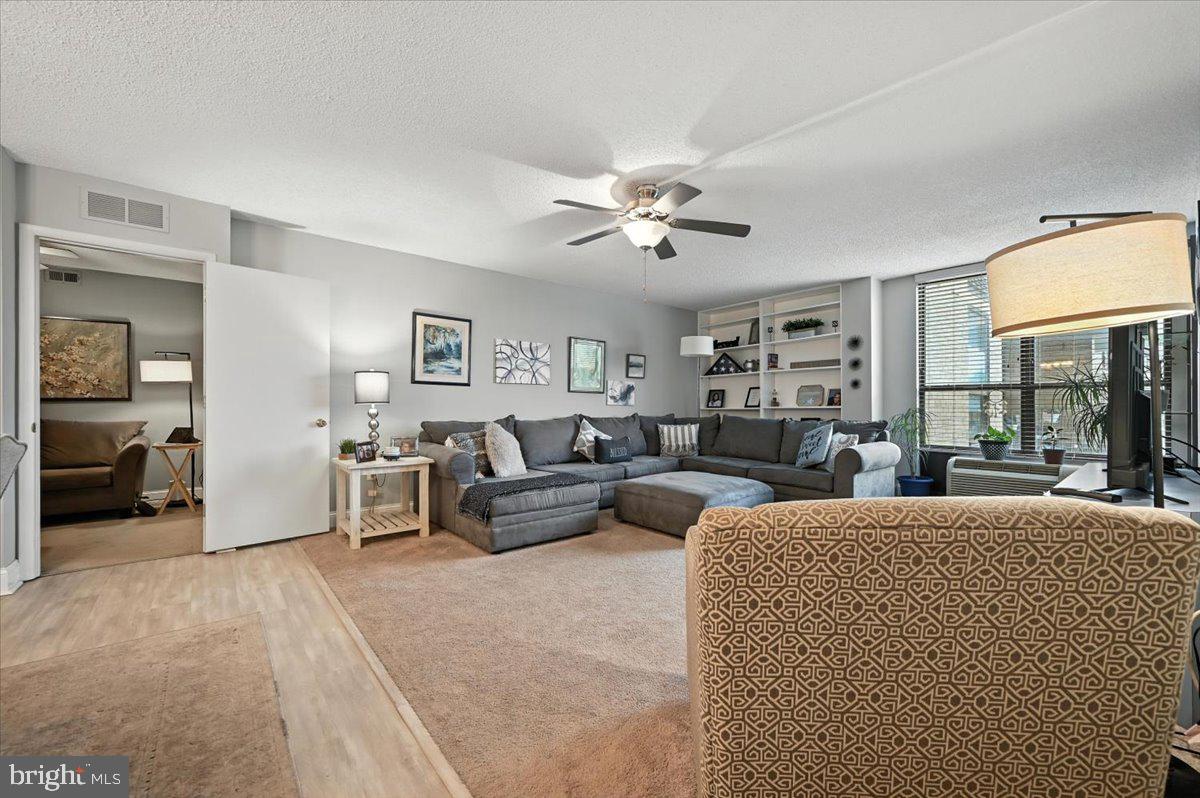 666 W GERMANTOWN PIKE 1607