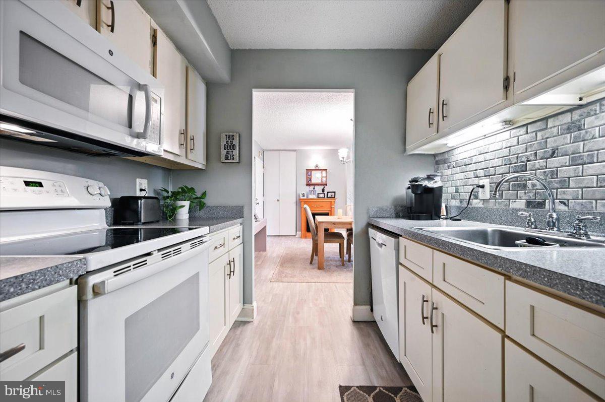 666 W GERMANTOWN PIKE 1607