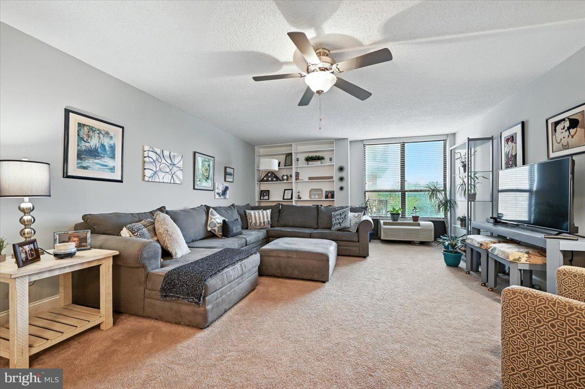 666 W GERMANTOWN PIKE 1607