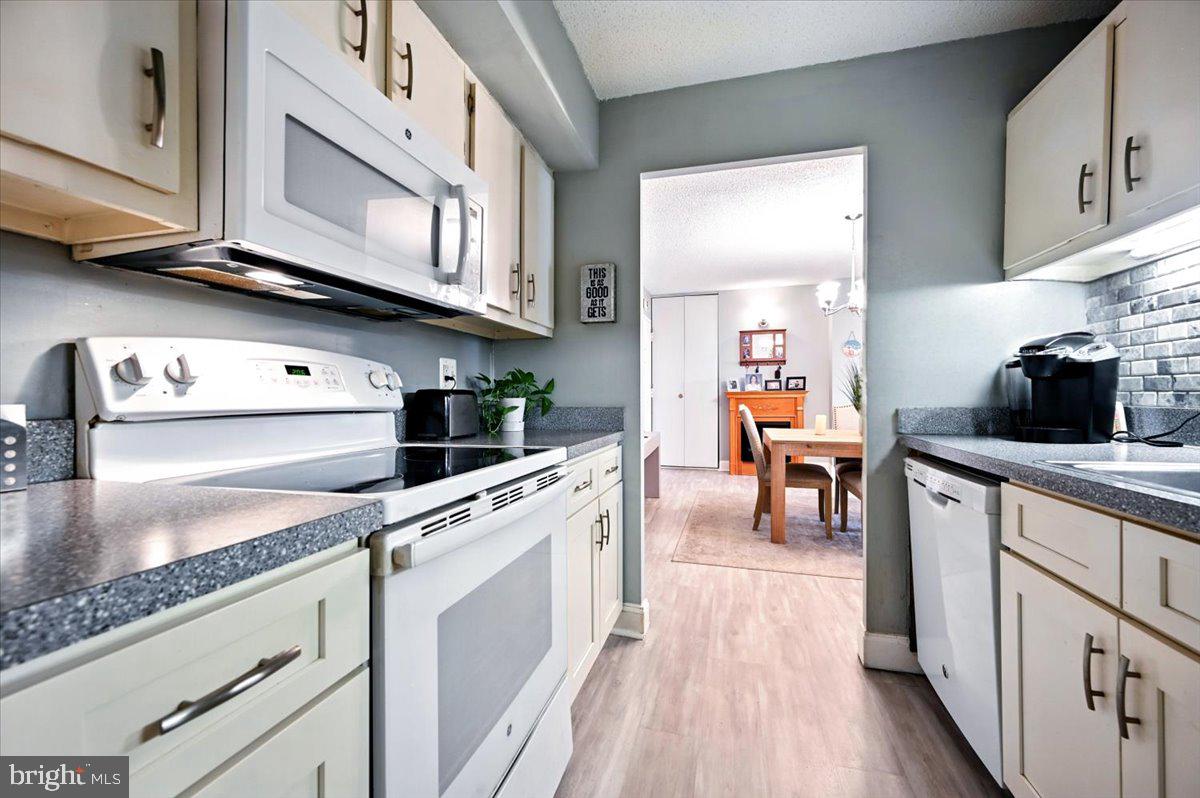 666 W GERMANTOWN PIKE 1607