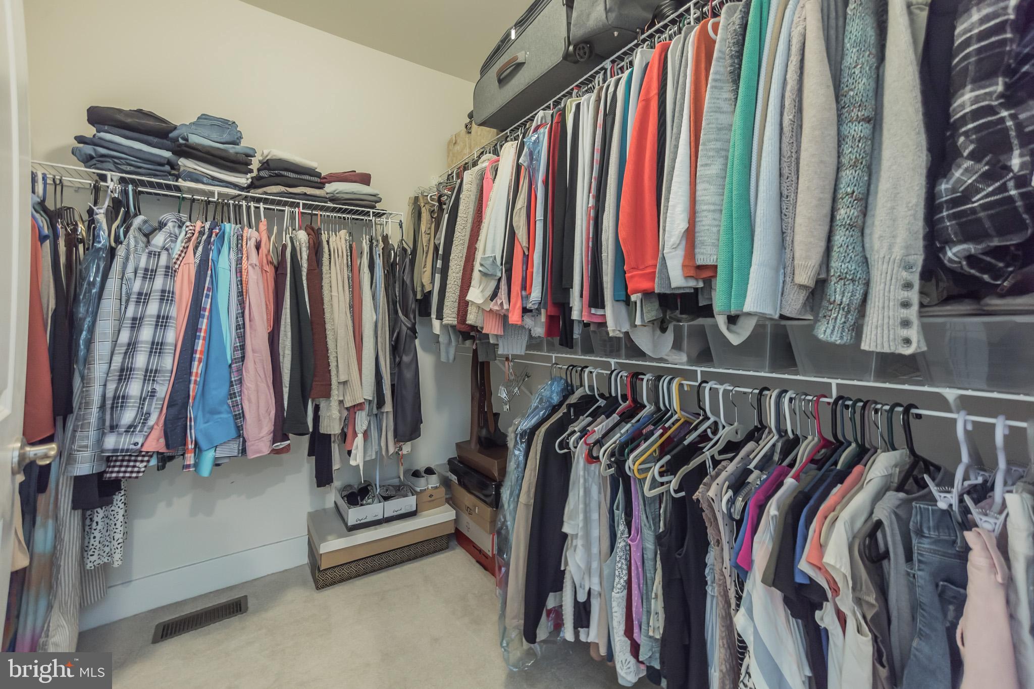 605 LAKEVIEW COURT 19 LOWER