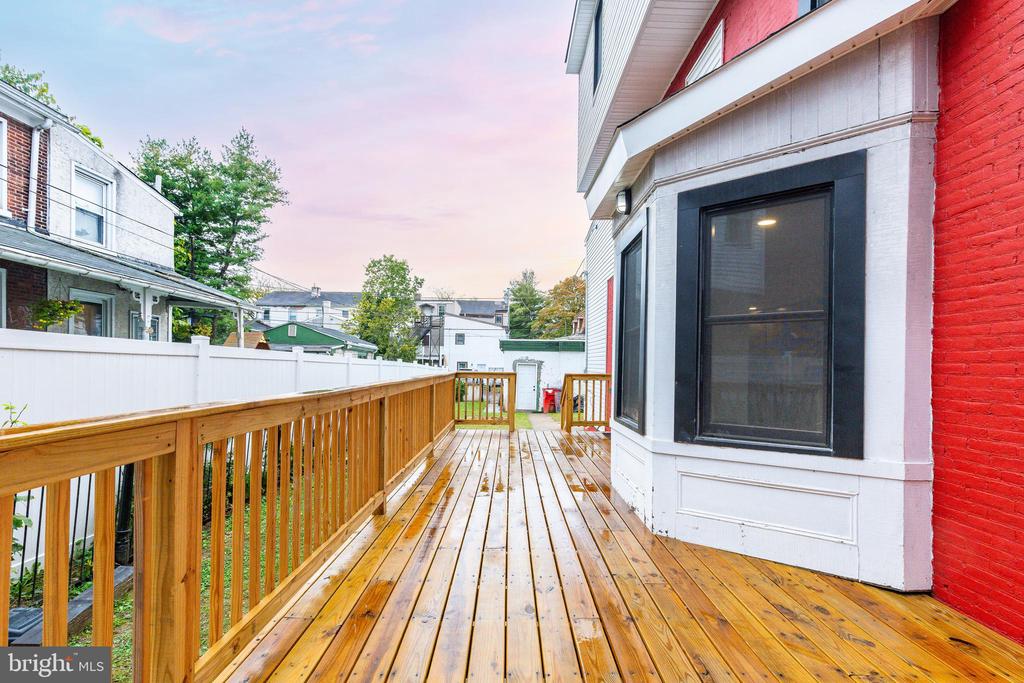 32 E ELM STREET