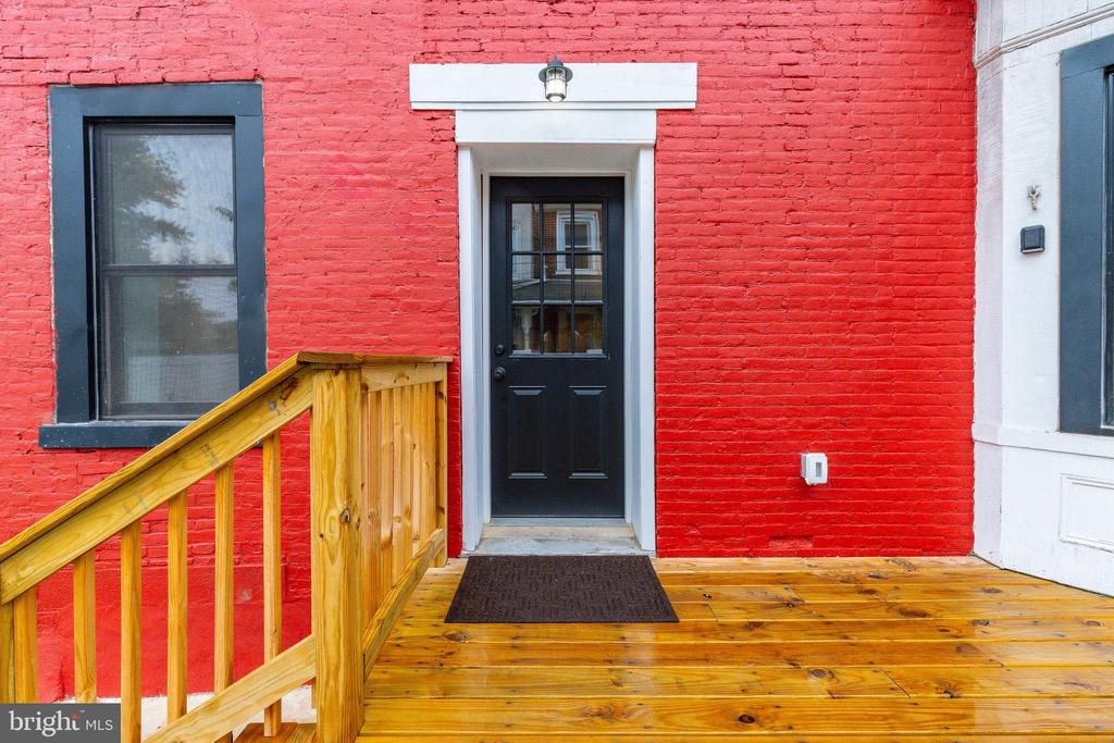 32 E ELM STREET