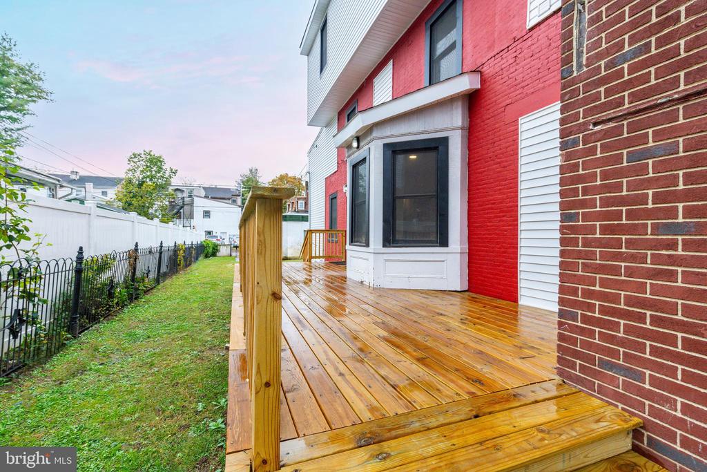 32 E ELM STREET