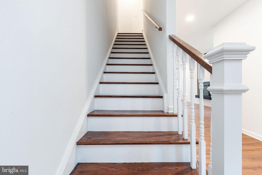 32 E ELM STREET