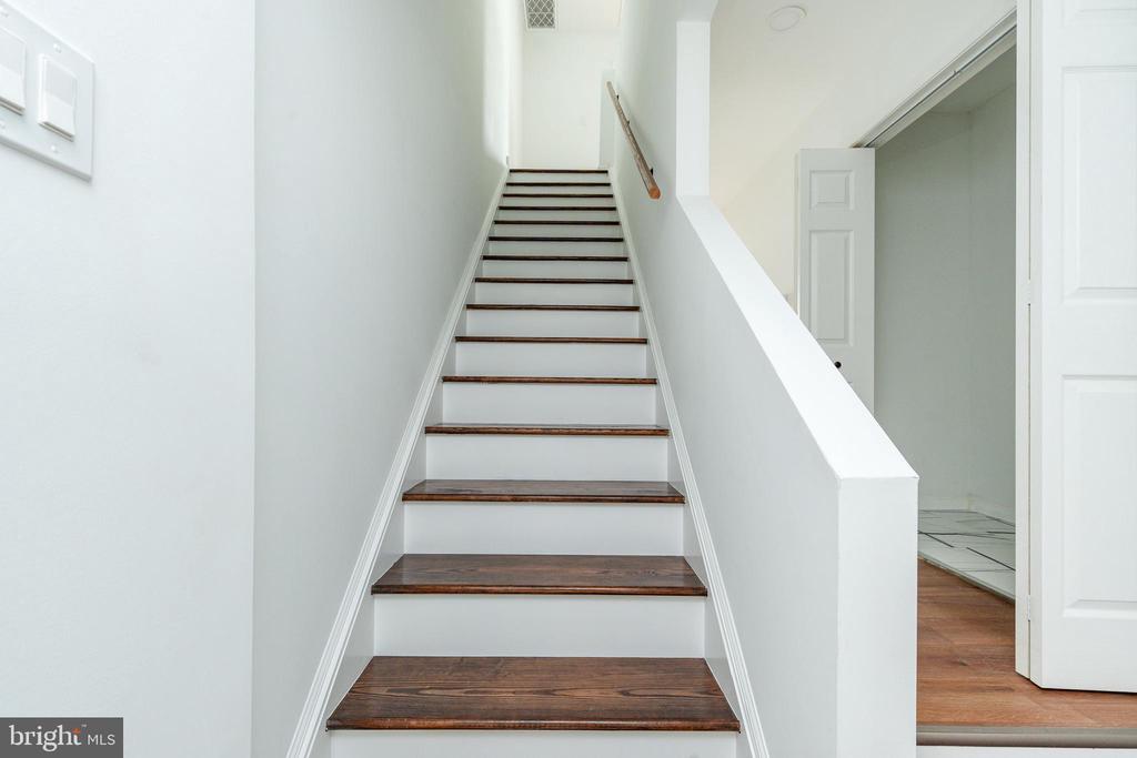 32 E ELM STREET