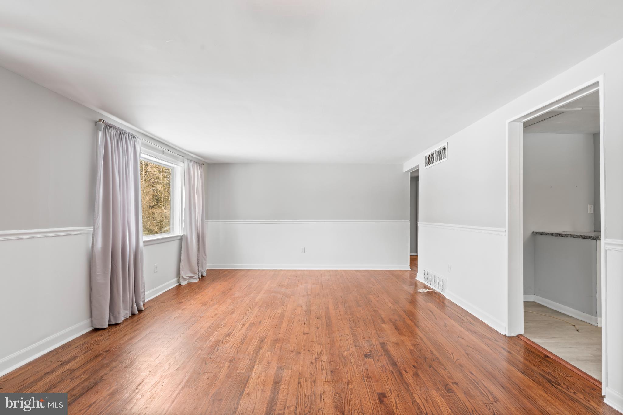 407 W MORELAND AVENUE