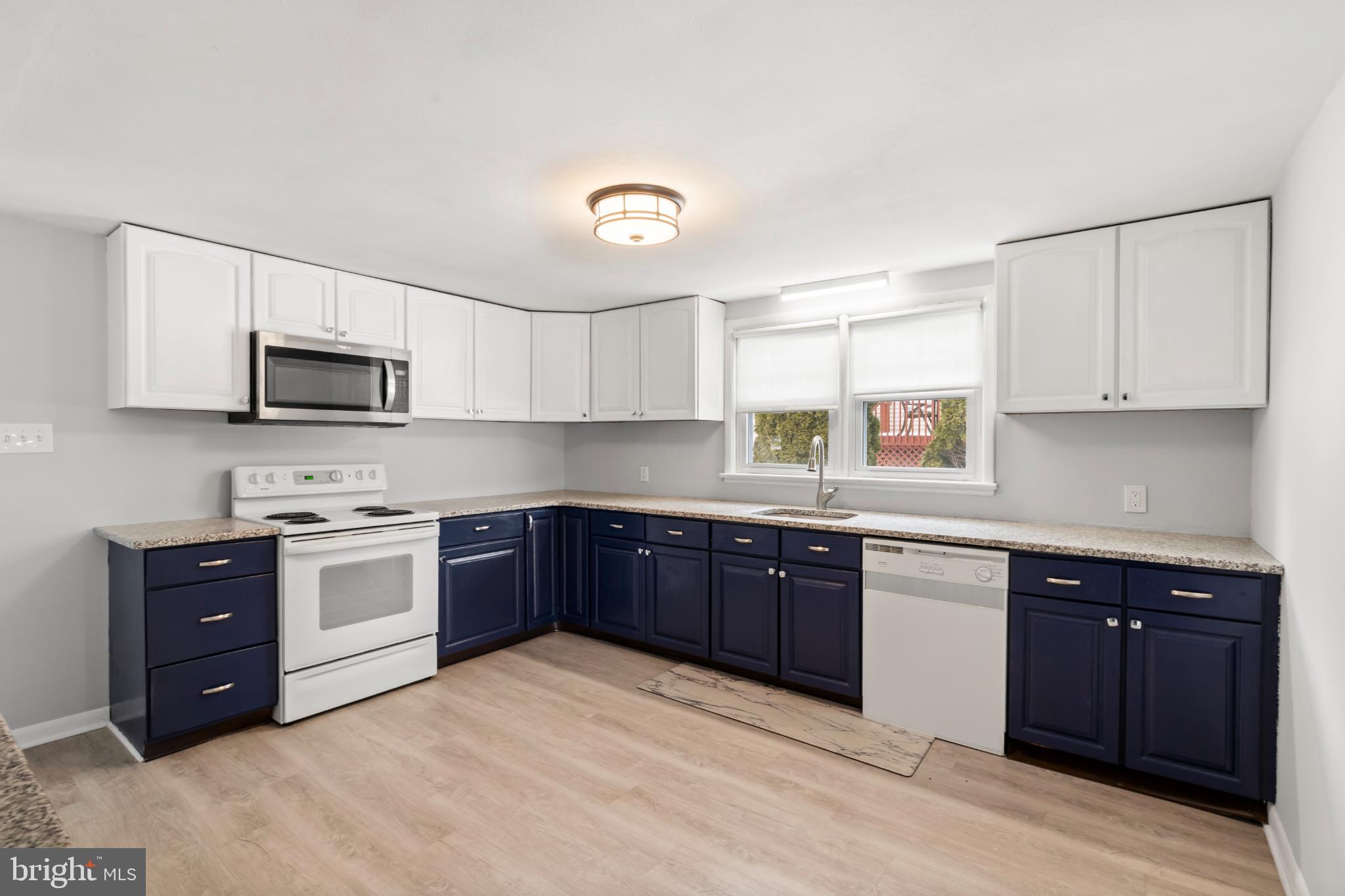 407 W MORELAND AVENUE