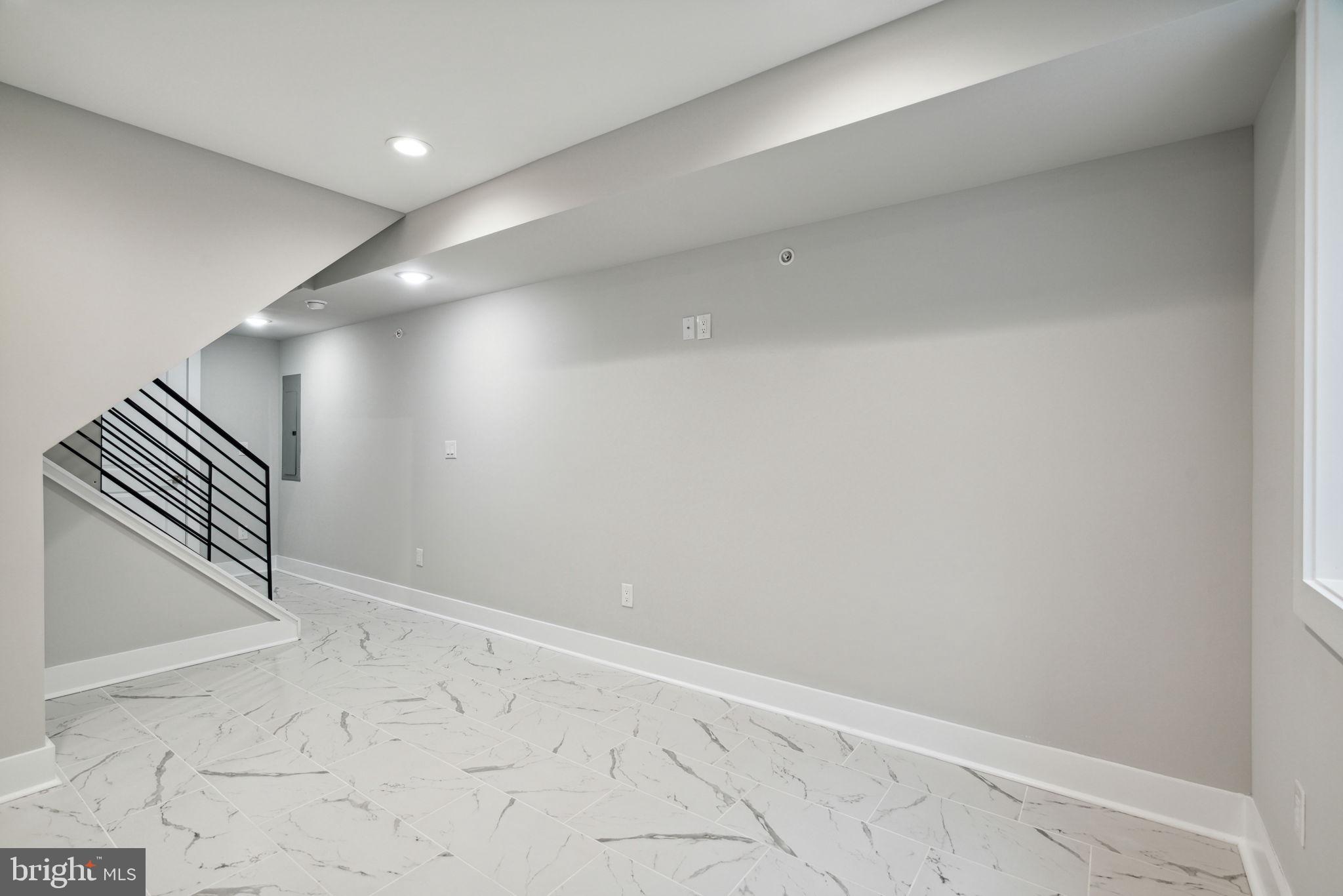 1014 N Leithgow STREET