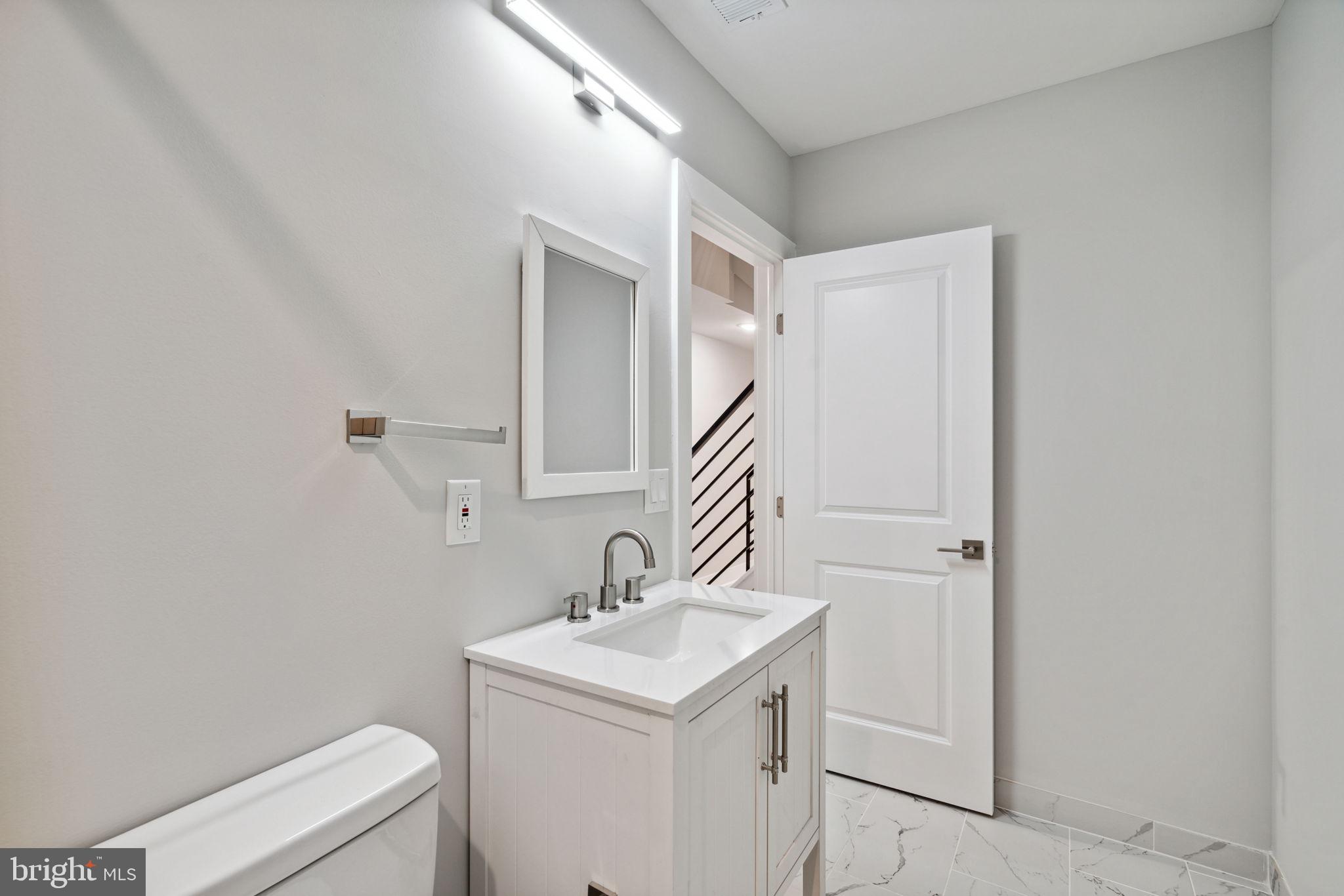 1014 N Leithgow STREET