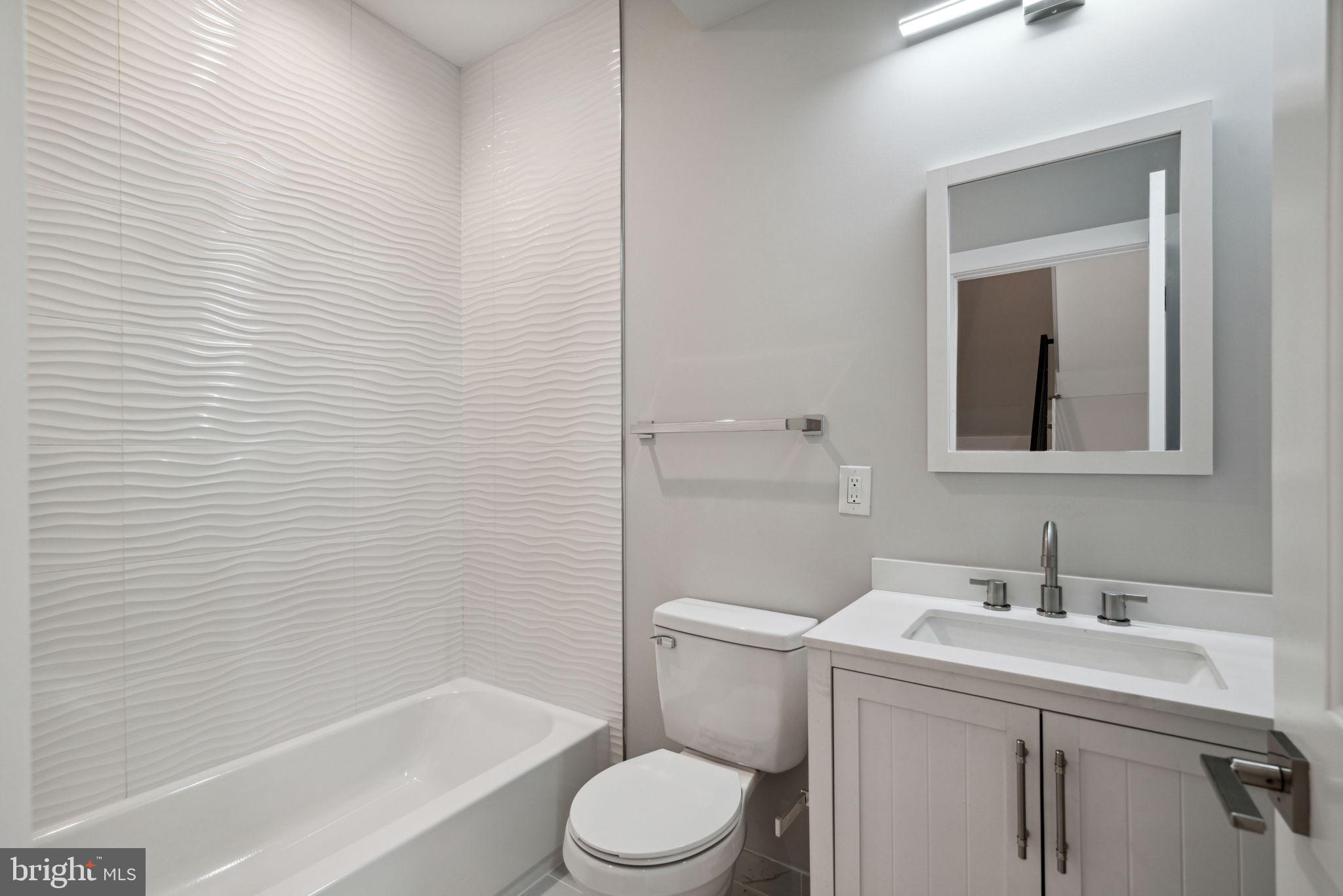 1014 N Leithgow STREET