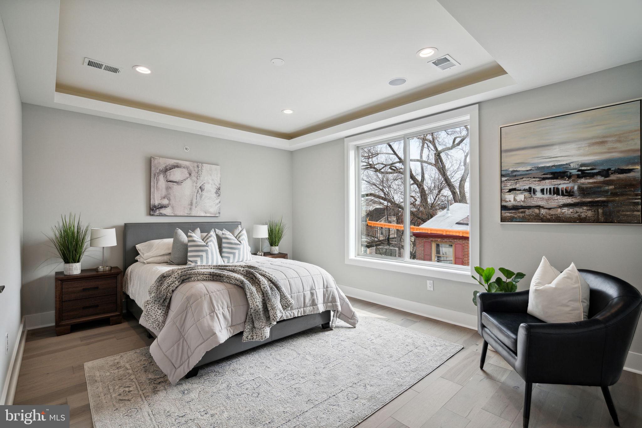 1014 N Leithgow STREET