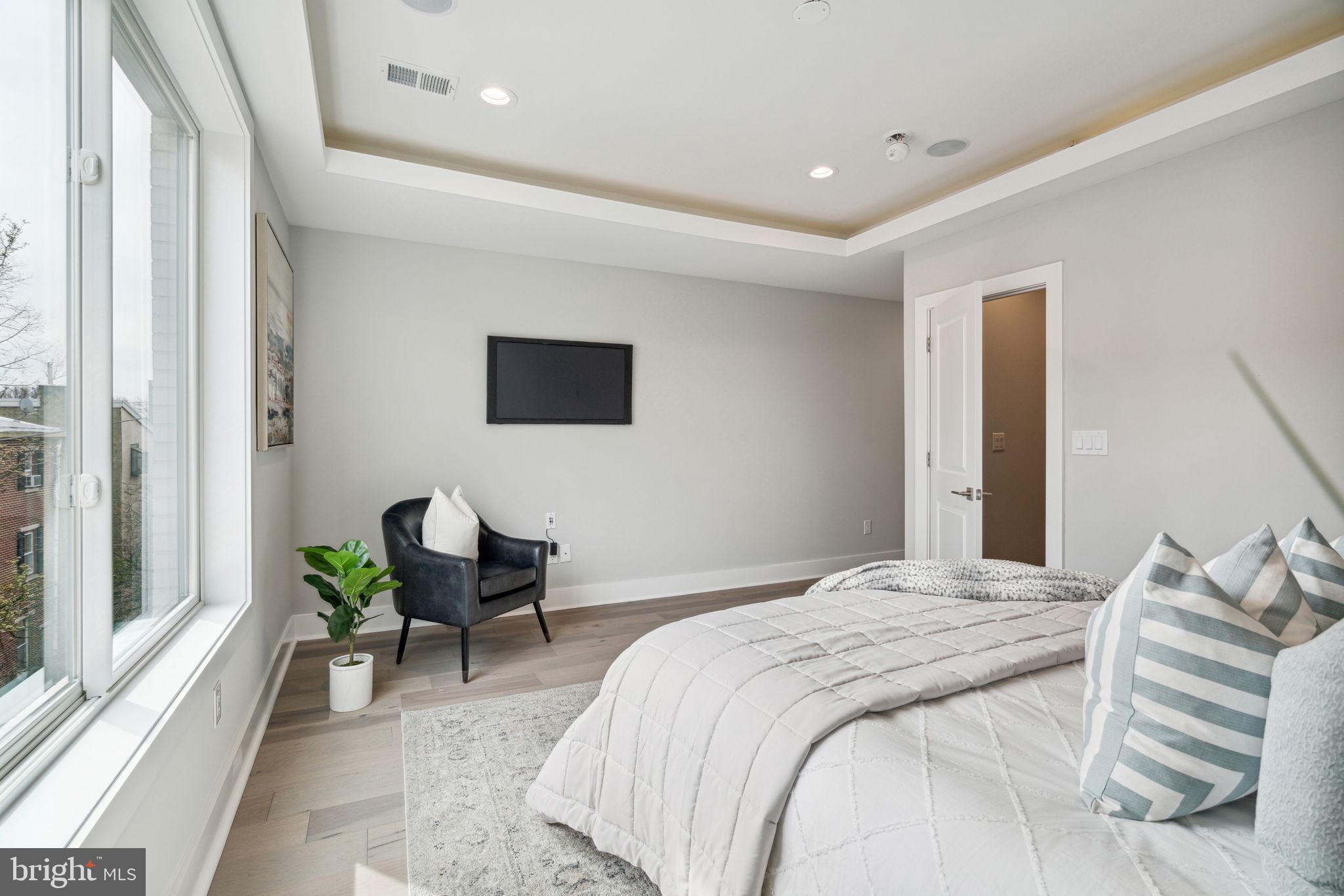 1014 N Leithgow STREET