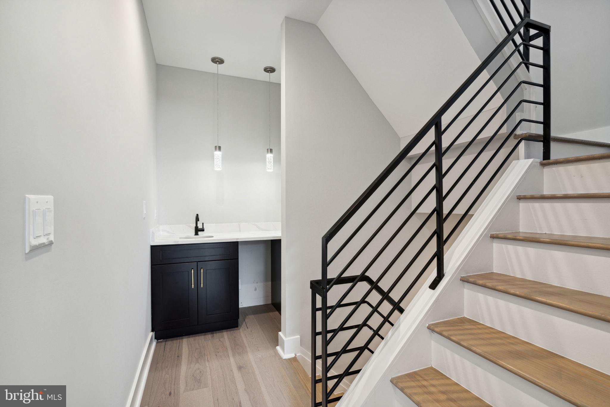 1014 N Leithgow STREET