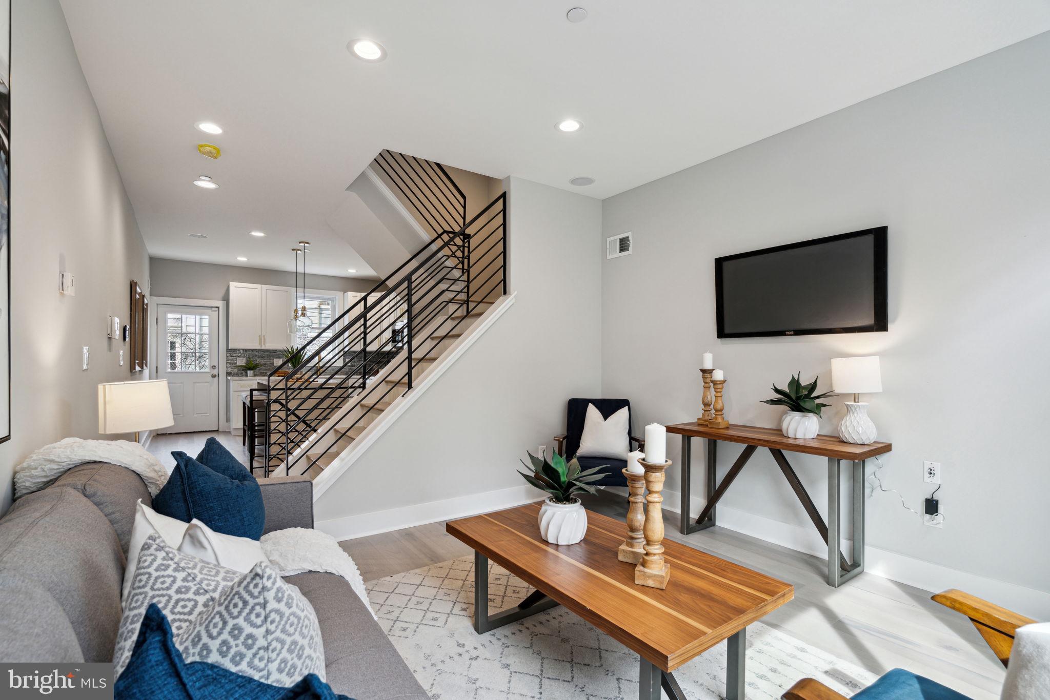 1014 N Leithgow STREET