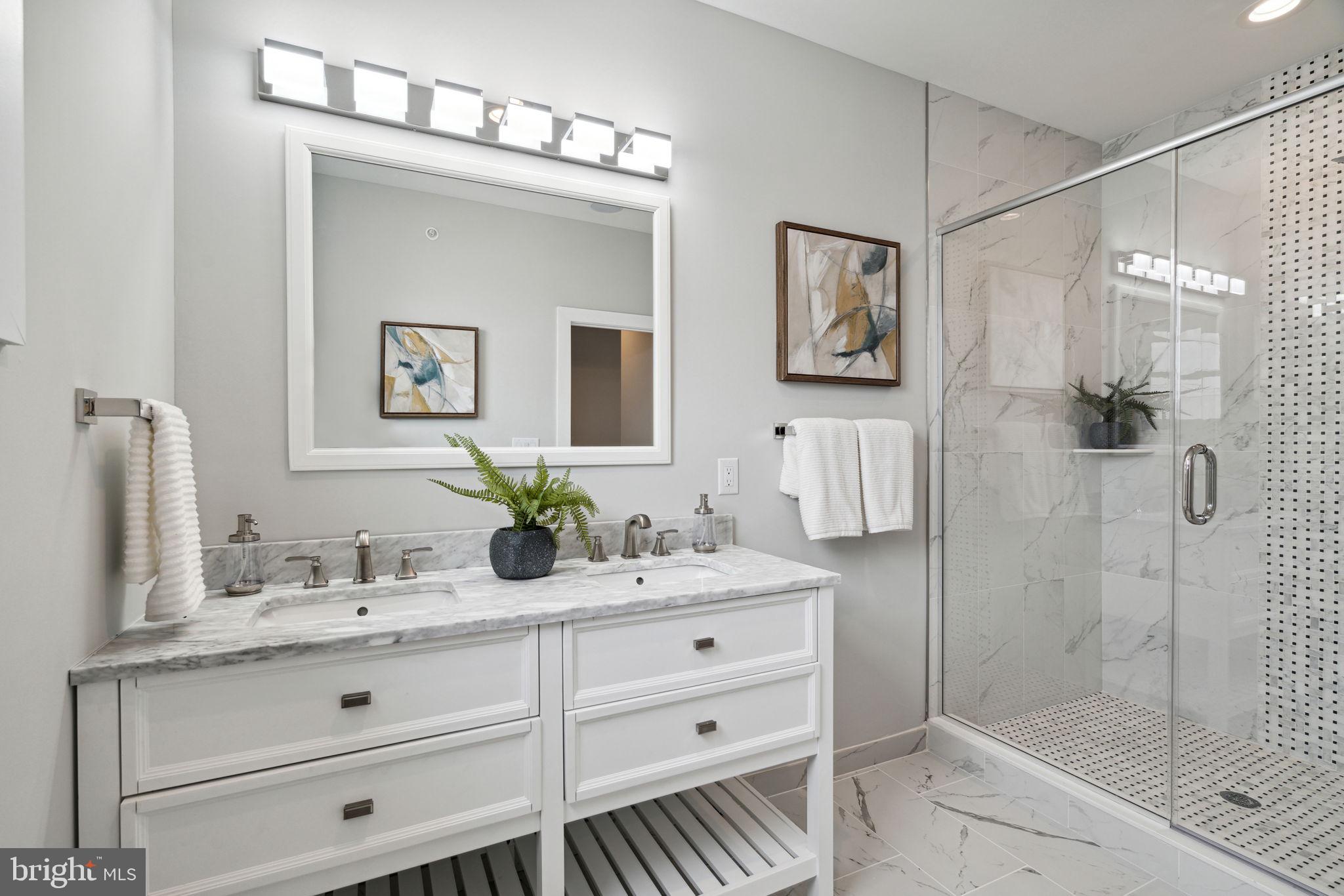 1014 N Leithgow STREET