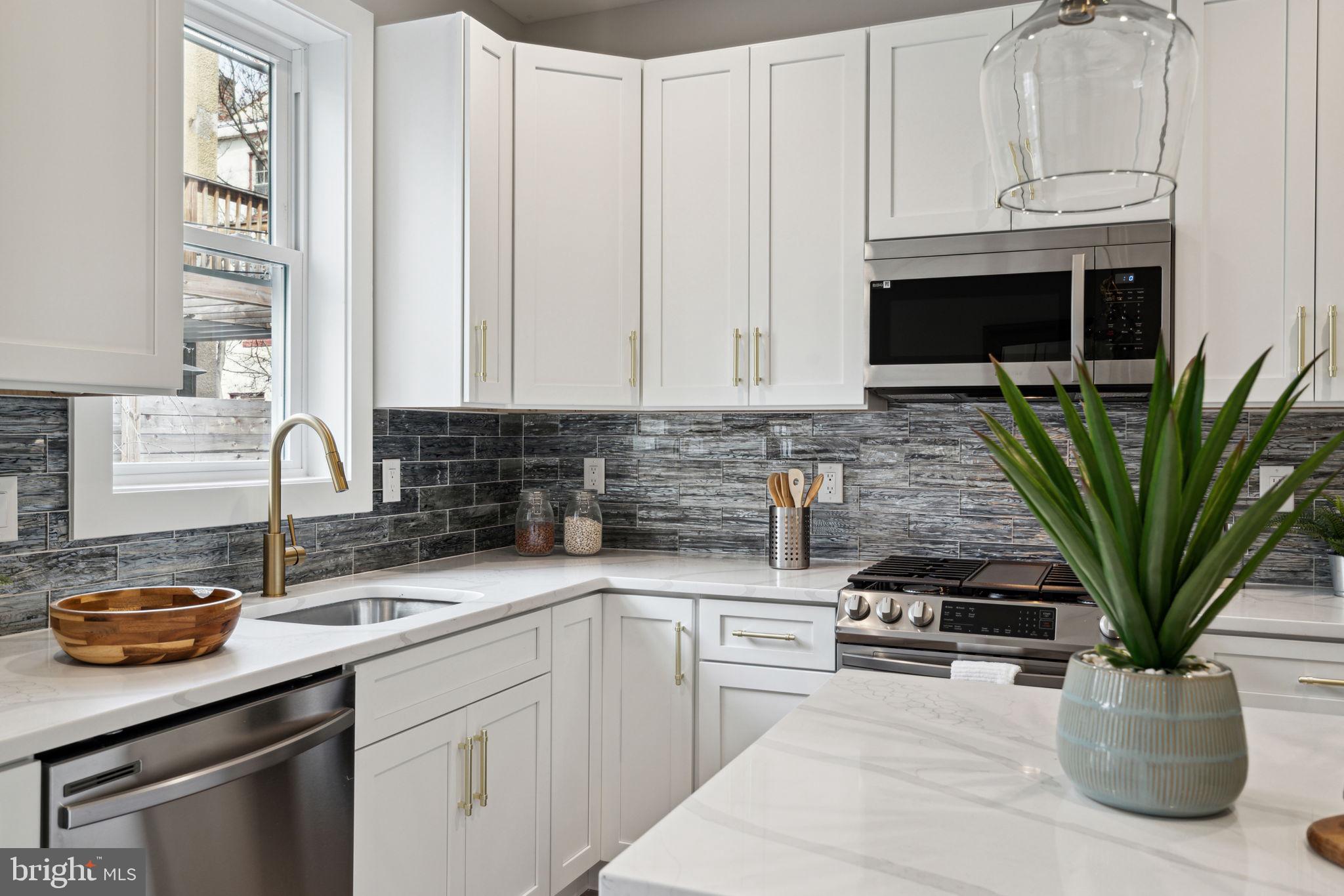 1014 N Leithgow STREET