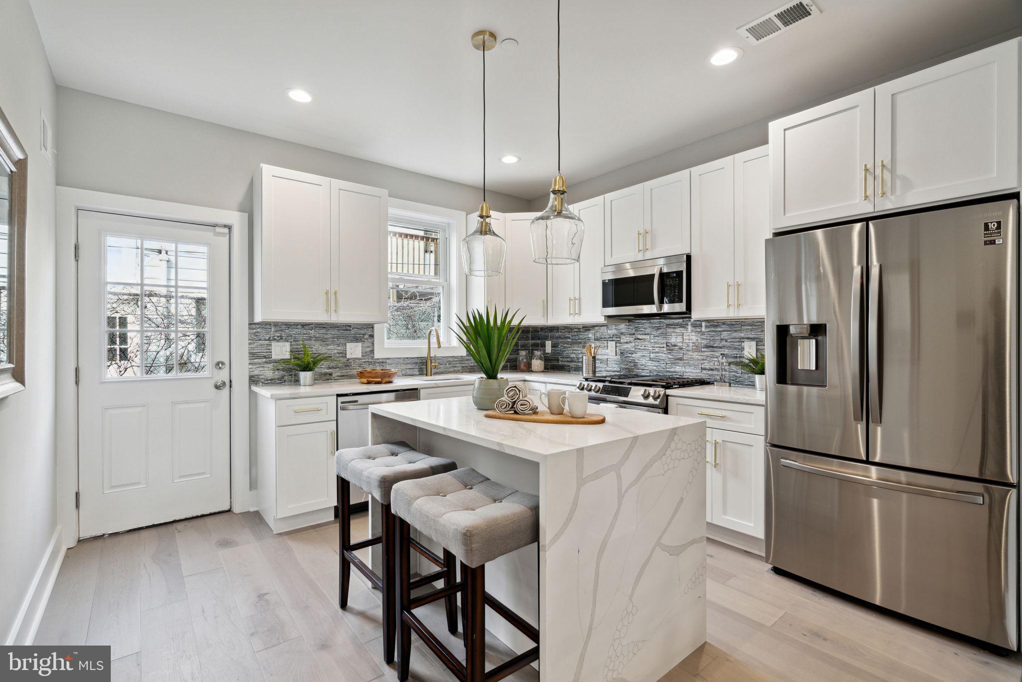 1014 N Leithgow STREET