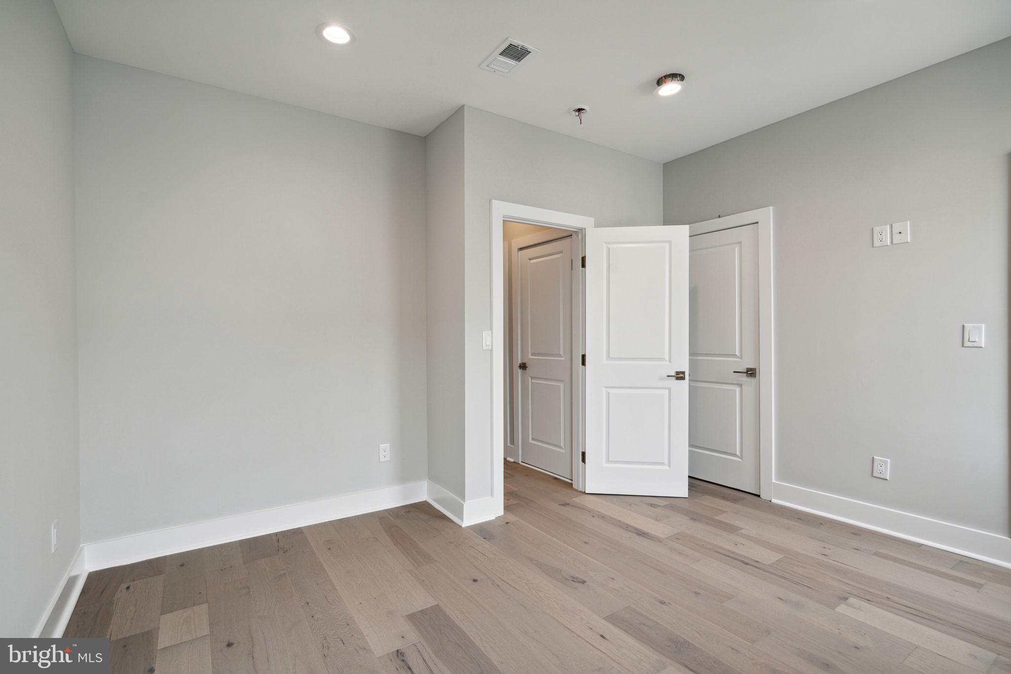 1014 N Leithgow STREET